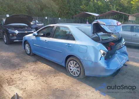 2014 Toyota Camry Le z USA, uszkodzony, nr VIN 4T4BF1FK3ER341805